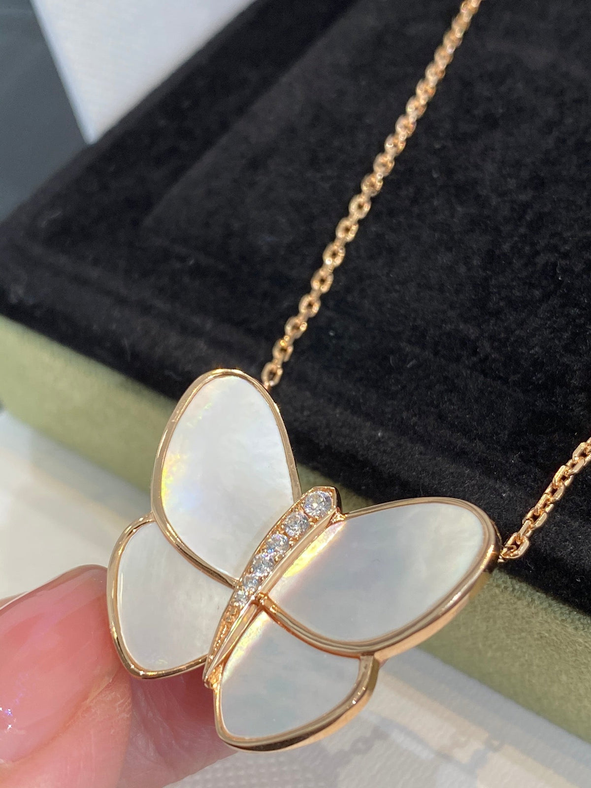 ¡®lume Jewelry¡¯BUTTERFLY GOLD MOP DIAMOND NECKLACE