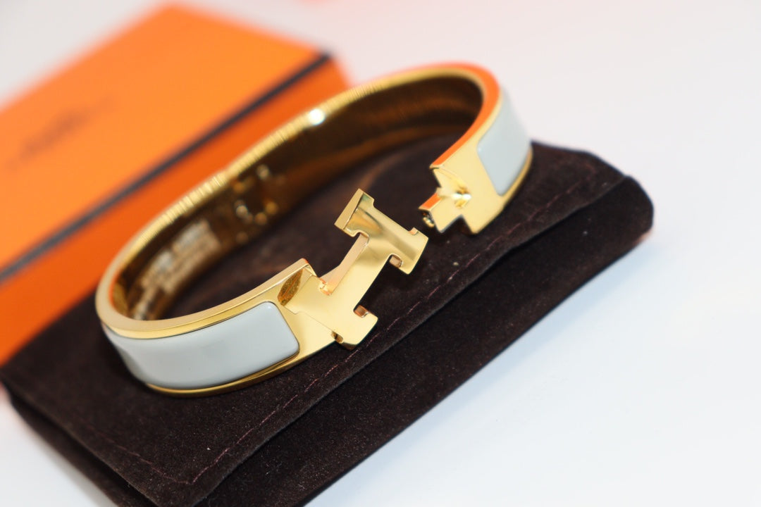 ¡®lume Jewelry¡¯H LIGHT BLUE BRACELET