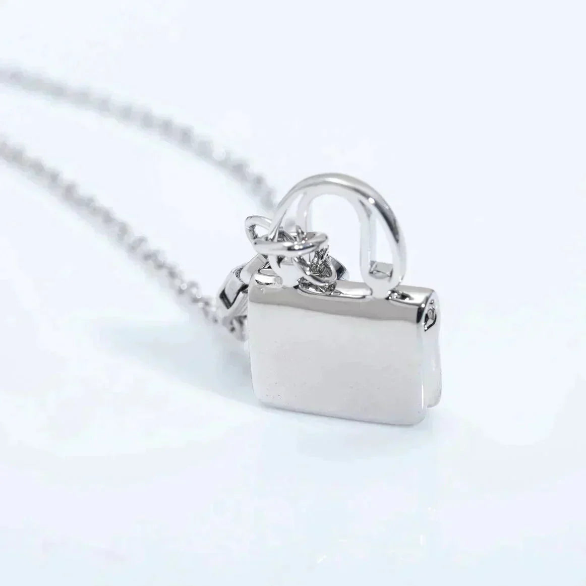 ¡®lume Jewelry¡¯AMULETTE PEDANT SILVER NECKLACE