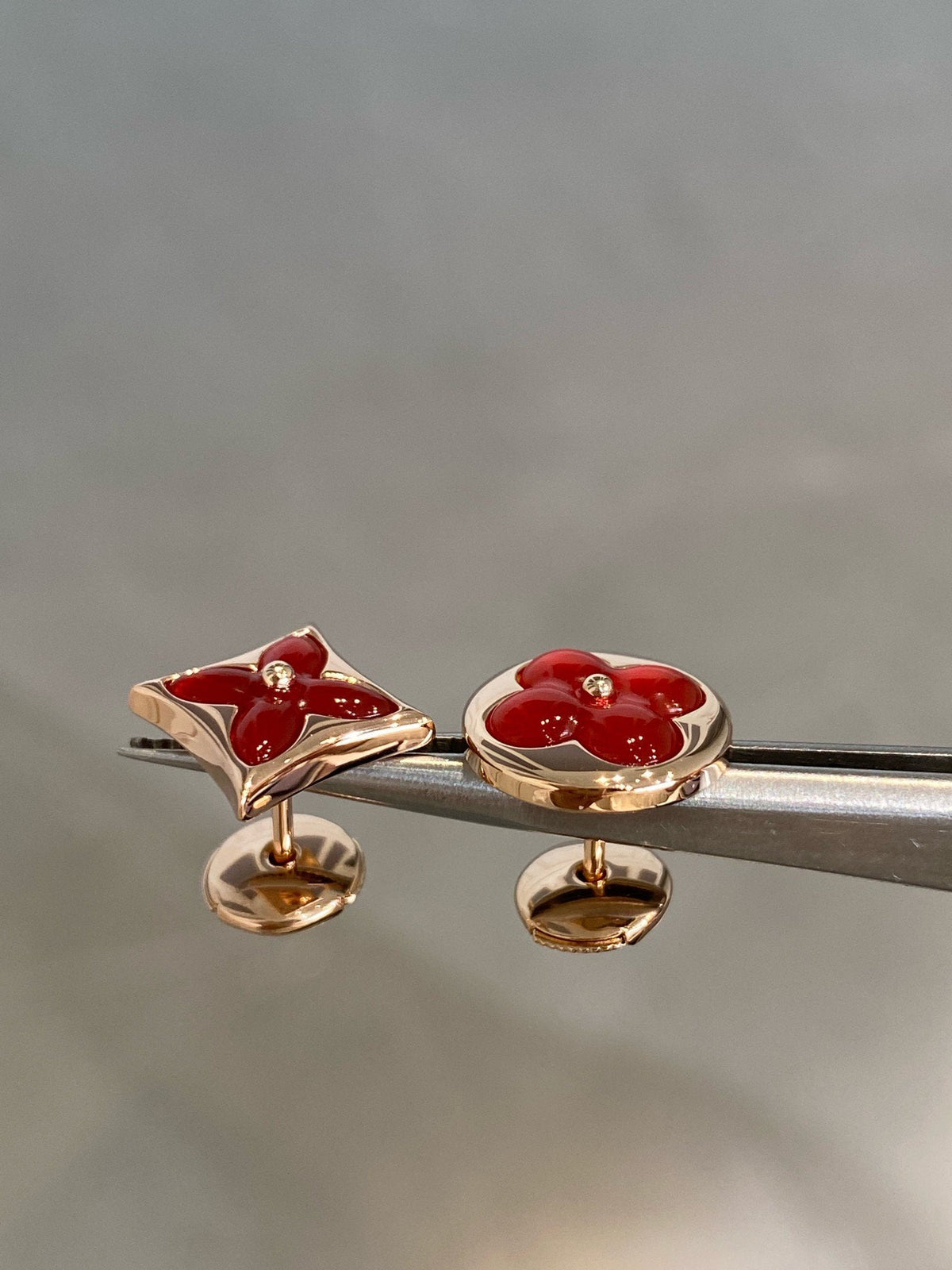 ¡®lume Jewelry¡¯STAR AND SUN PINK GOLD CARNELIAN STUD EARRINGS