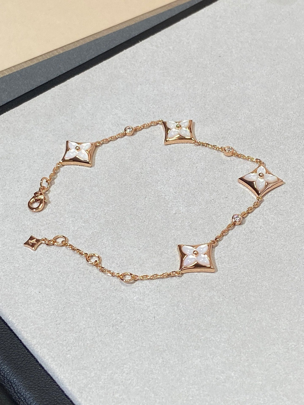 ¡®lume Jewelry¡¯STAR 4 MOTIF MOP DIAMOND PINK GOLD BRACELET