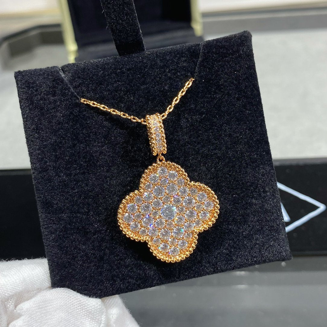 ¡®lume Jewelry¡¯CLOVER 25MM LARGE PEDANT DIAMOND PAVED LONG NECKLACE