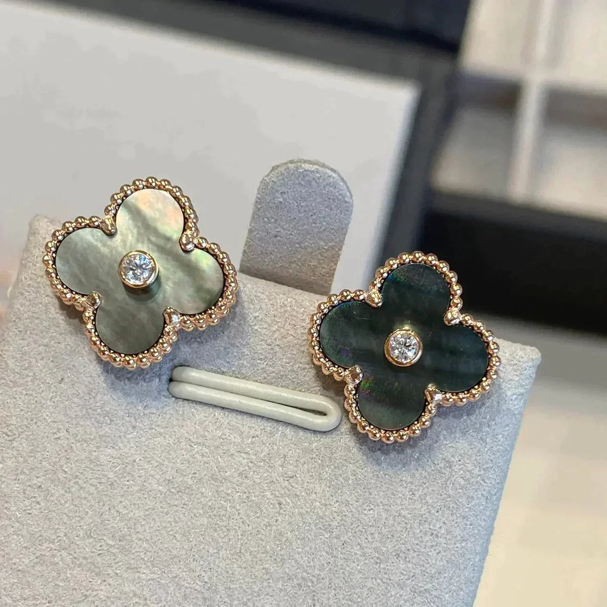 ¡®lume Jewelry¡¯CLOVER MEDIUM 1 MOTIFS GRAY MOP  DIAMOND EARRINGS