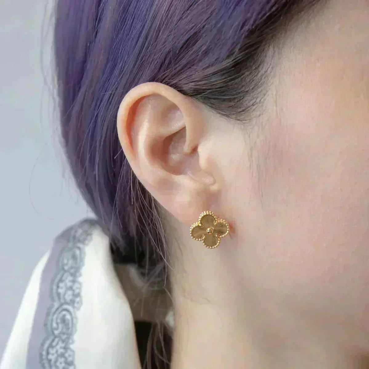 ¡®lume Jewelry¡¯CLOVER MEDIUM 1 MOTIFS LASER EARRINGS