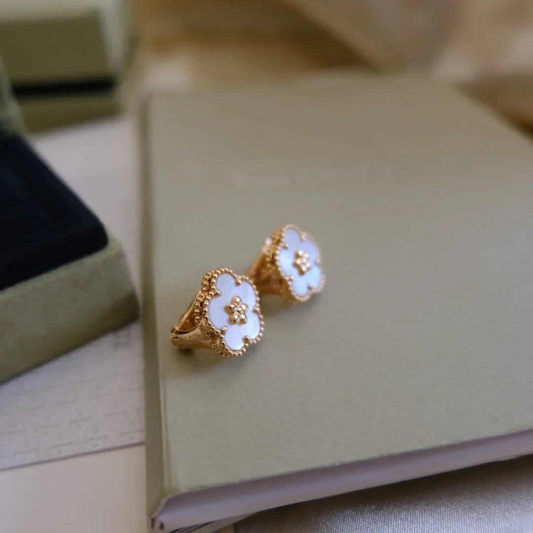 [lume Jewelry]LUCKY WHITE MOP EARRINGS