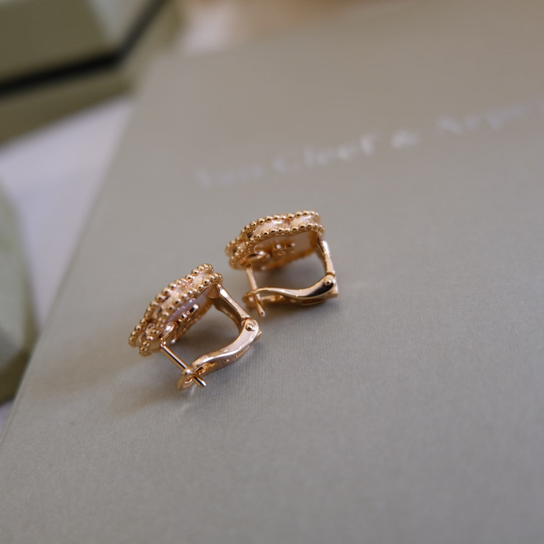 ¡®lume Jewelry¡¯LUCKY PINK GOLD WHITE MOP EARRINGS