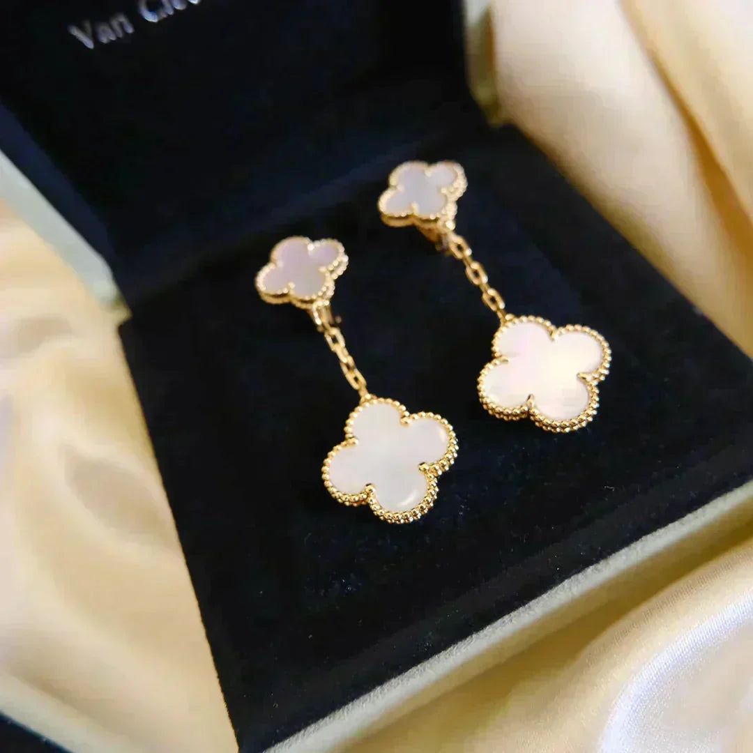 ¡®lume Jewelry¡¯CLOVER 2 MOTIF WHITE MOP EARRINGS