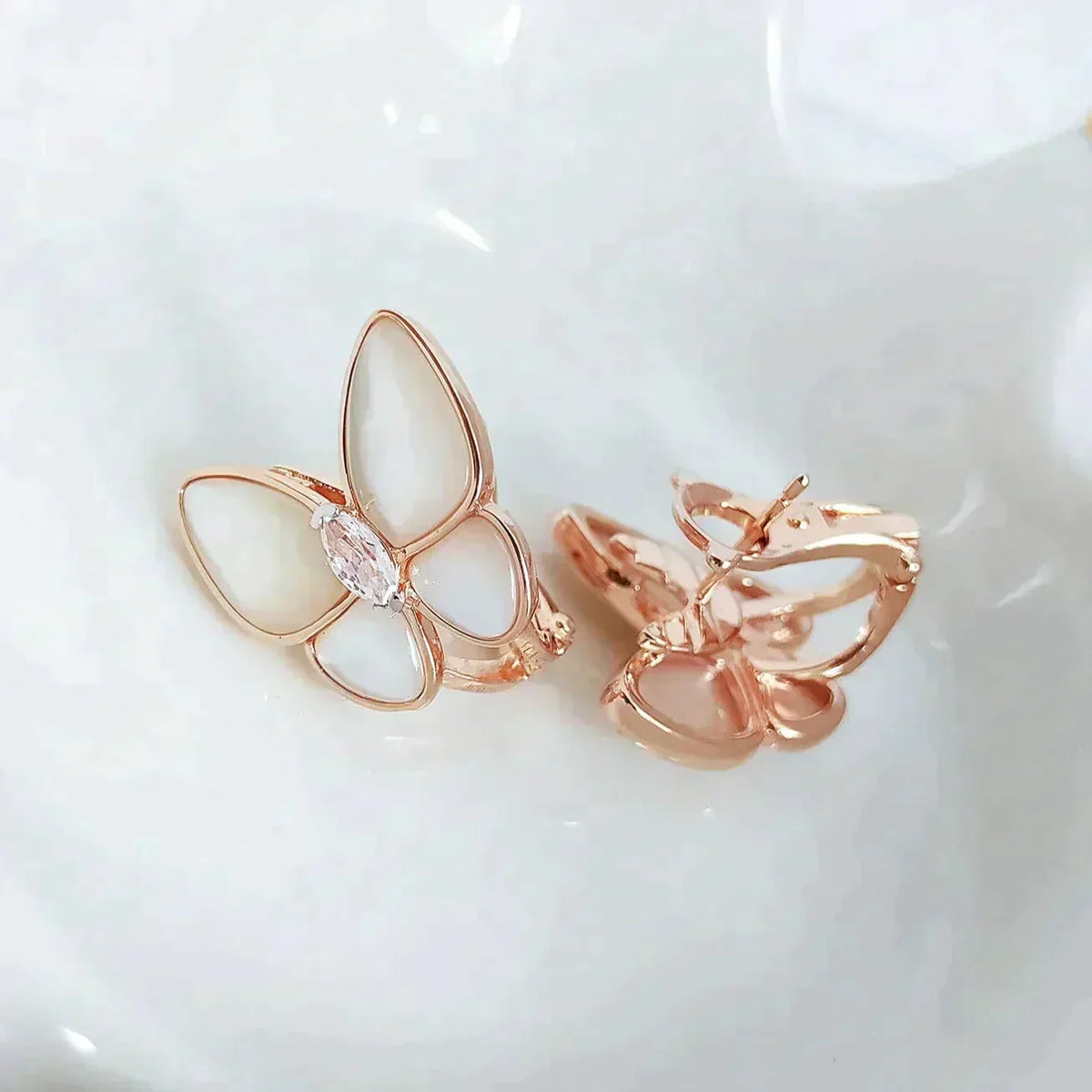 ¡®lume Jewelry¡¯BUTTERFLY MOP DIAMOND EARRINGS