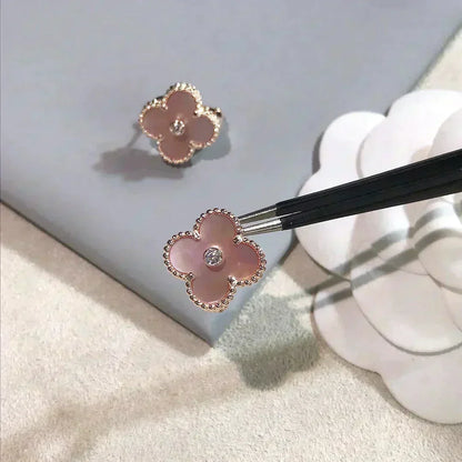 ¡®lume Jewelry¡¯CLOVER MEDIUM 1 MOTIFS  PINK MOP DIAMOND EARRINGS