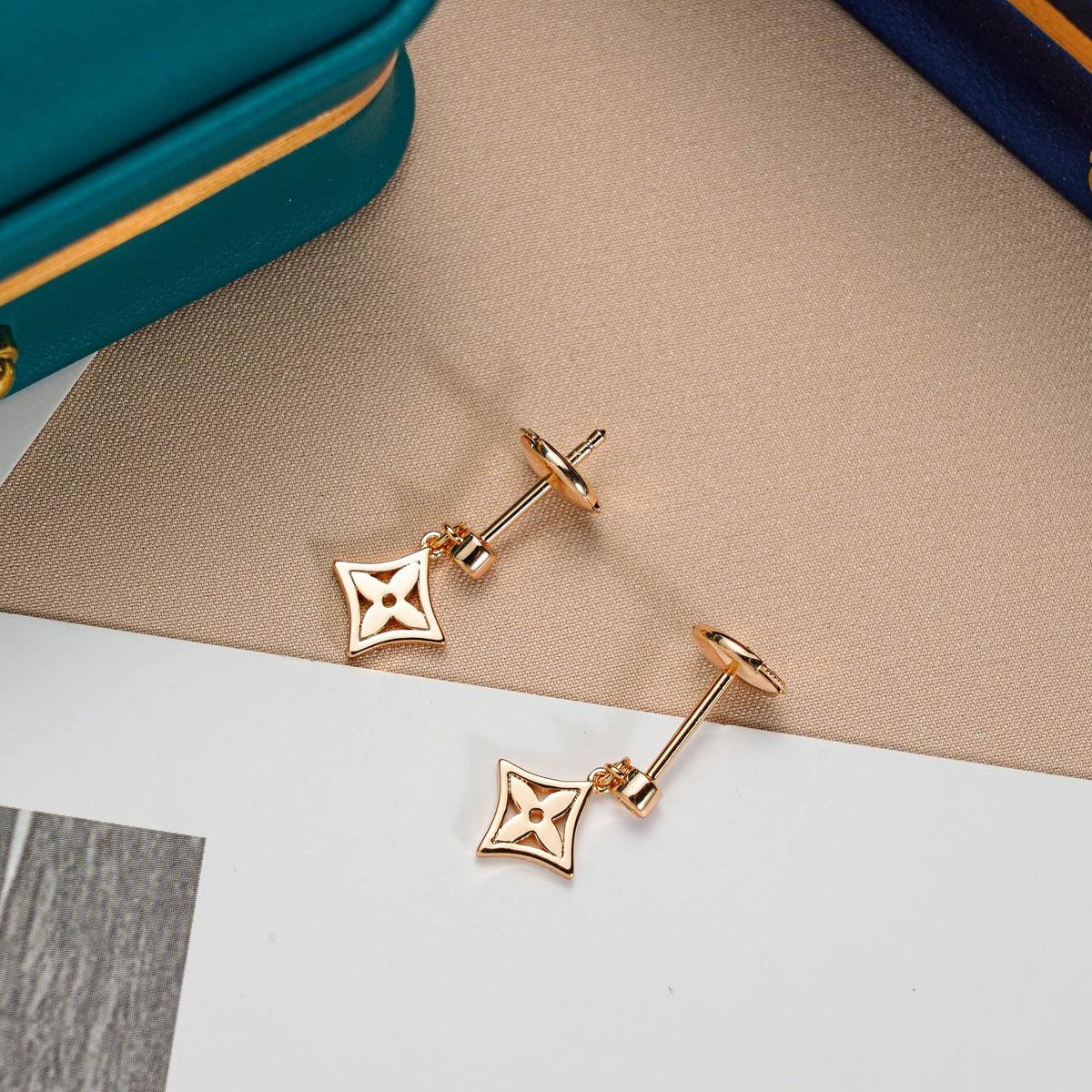 ¡®lume Jewelry¡¯STAR EARRINGS GOLD