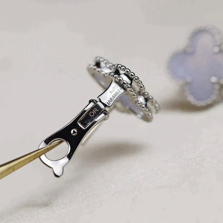 ¡®lume Jewelry¡¯CLOVER MEDIUM 1 MOTIFS  WHITE MOP EARRINGS SILVER