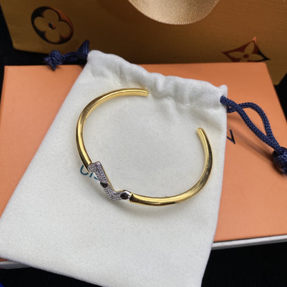 ¡®lume Jewelry¡¯VOLTE UPSITE DOWN DIAMOND GOLD OPEN BRACELET