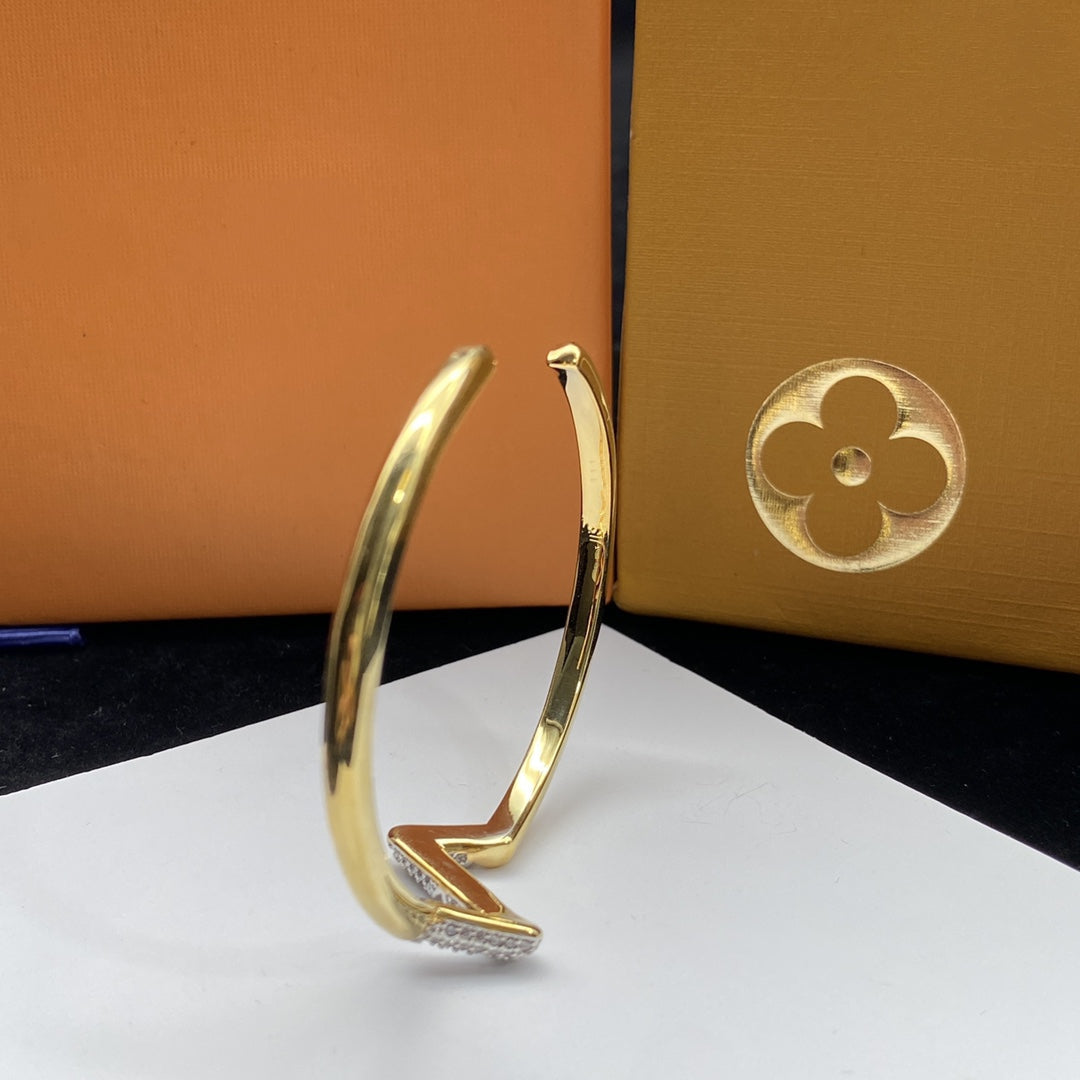 ¡®lume Jewelry¡¯VOLTE UPSITE DOWN DIAMOND GOLD OPEN BRACELET