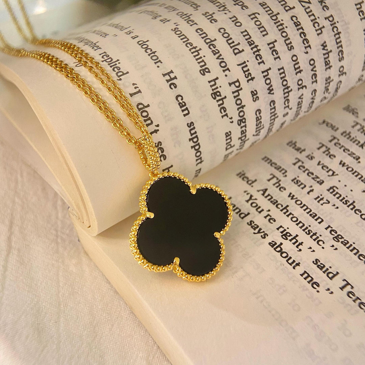 ¡®lume Jewelry¡¯CLOVER 25MM NECKLACE GOLD ONYX