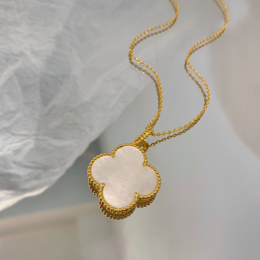¡®lume Jewelry¡¯CLOVER 25MM MOP LARGE PENDANT NECKLACE