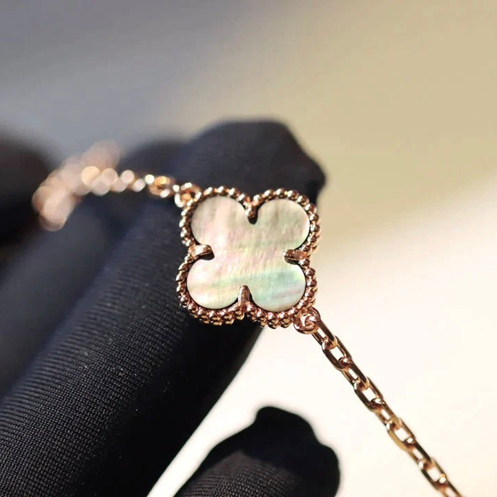 ¡®lume Jewelry¡¯CLOVER 20 MOTIFS DARK MOP DIAMOND  NECKLACE