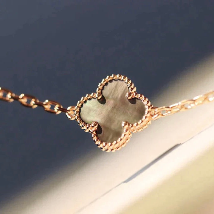 ¡®lume Jewelry¡¯CLOVER 20 MOTIFS LASER DIAMOND NECKLACE