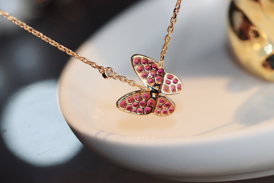 ¡®lume Jewelry¡¯BUTTERFLY RED DIAMOND ROSE GOLD NECKLACE