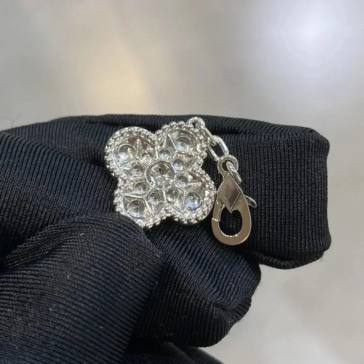 [lume Jewelry] New  CLOVER 5 MOTIF FULL DIAMOND BRACELET COLLECTION