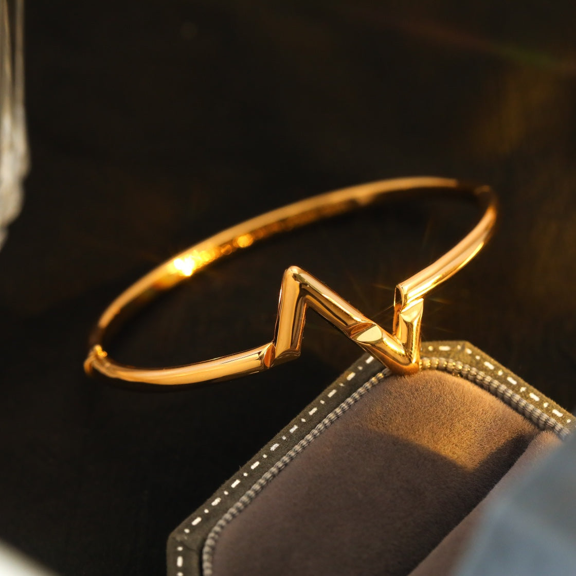 ¡®lume Jewelry¡¯VOLTE UPSITE DOWN BRACELET