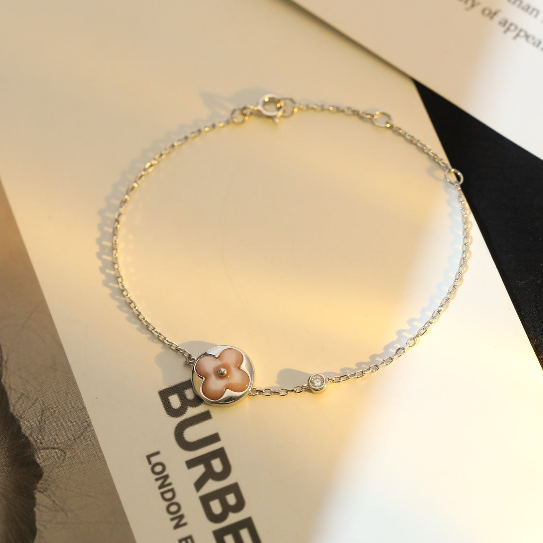 ¡®lume Jewelry¡¯SUN MOTIF PINK MOP SILVER BRACELET