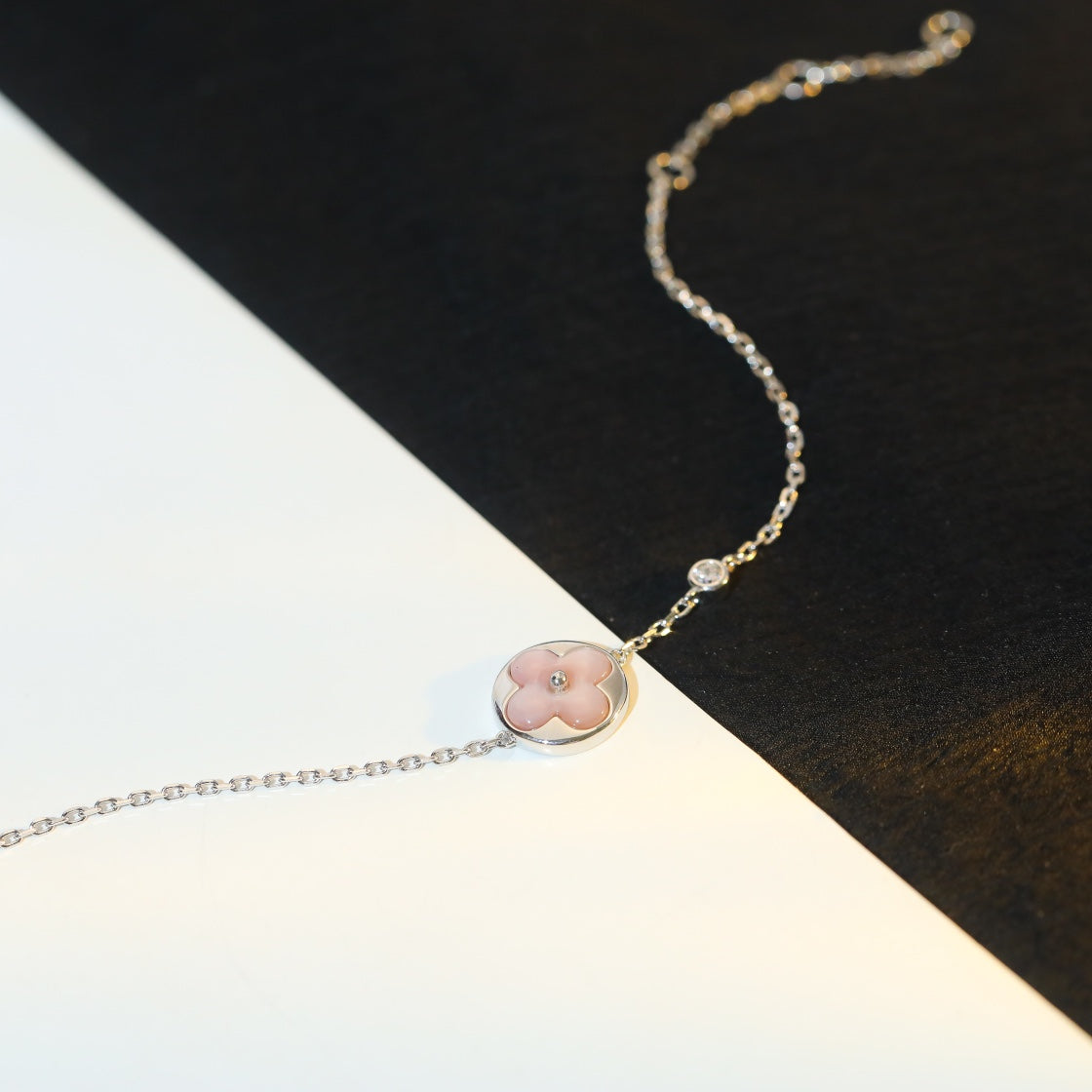 ¡®lume Jewelry¡¯SUN MOTIF PINK MOP SILVER BRACELET