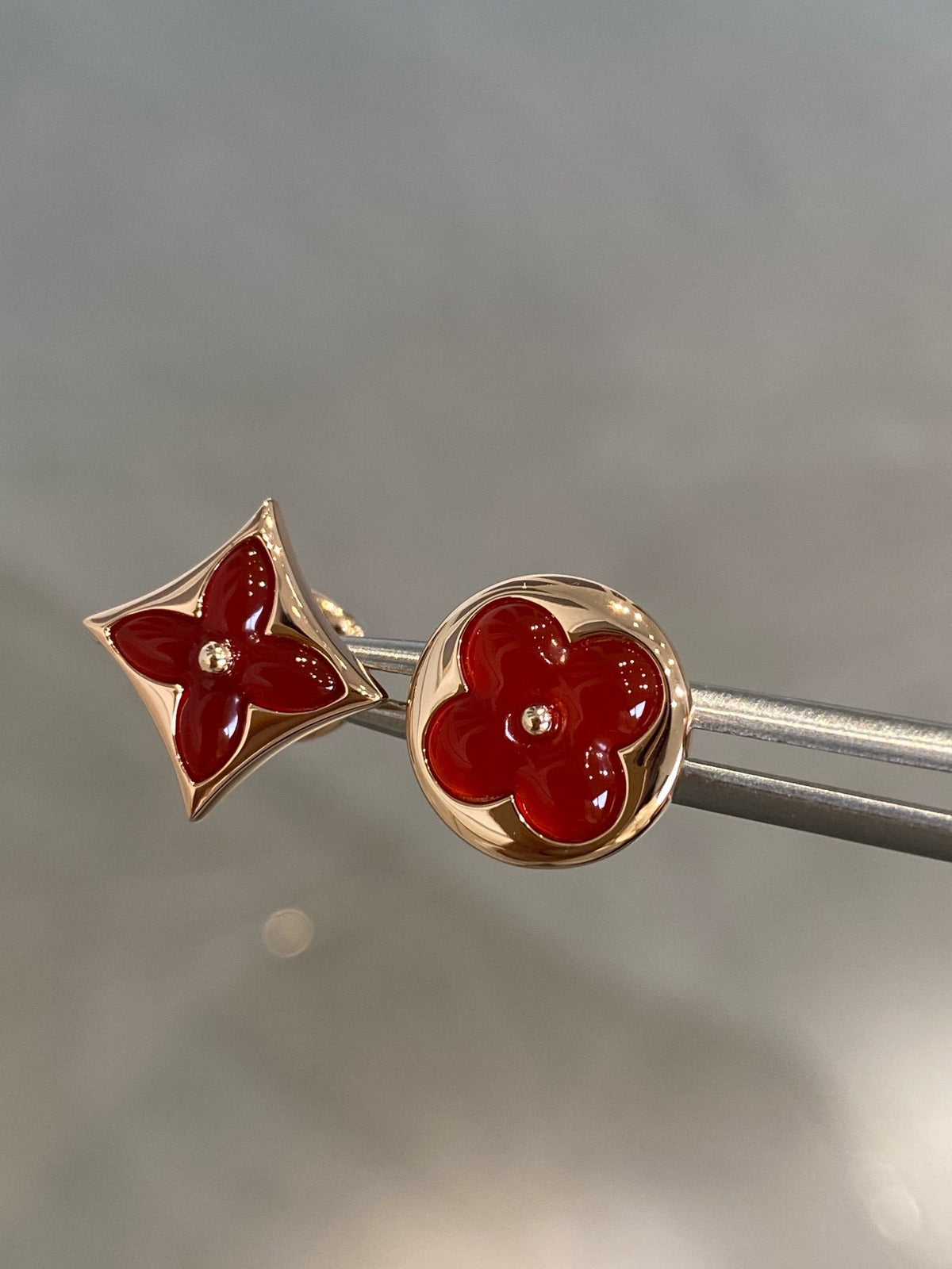 ¡®lume Jewelry¡¯STAR AND SUN PINK GOLD CARNELIAN STUD EARRINGS