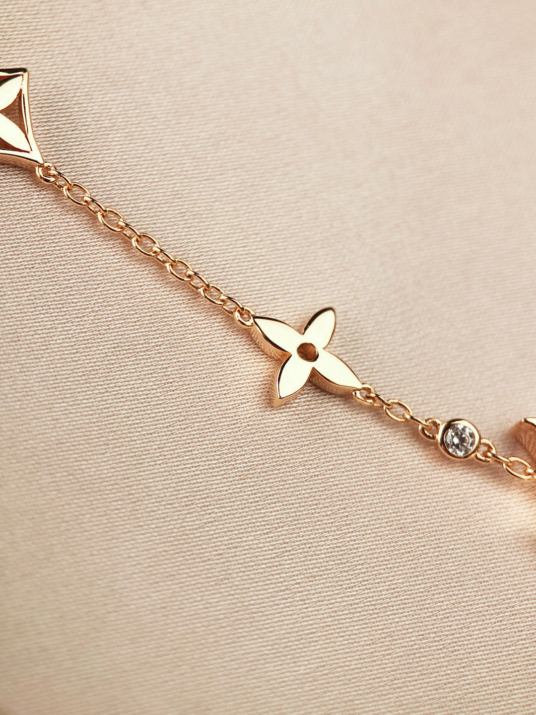 ¡®lume Jewelry¡¯STAR AND SUN 7 MOTIFS GOLD BRACELET