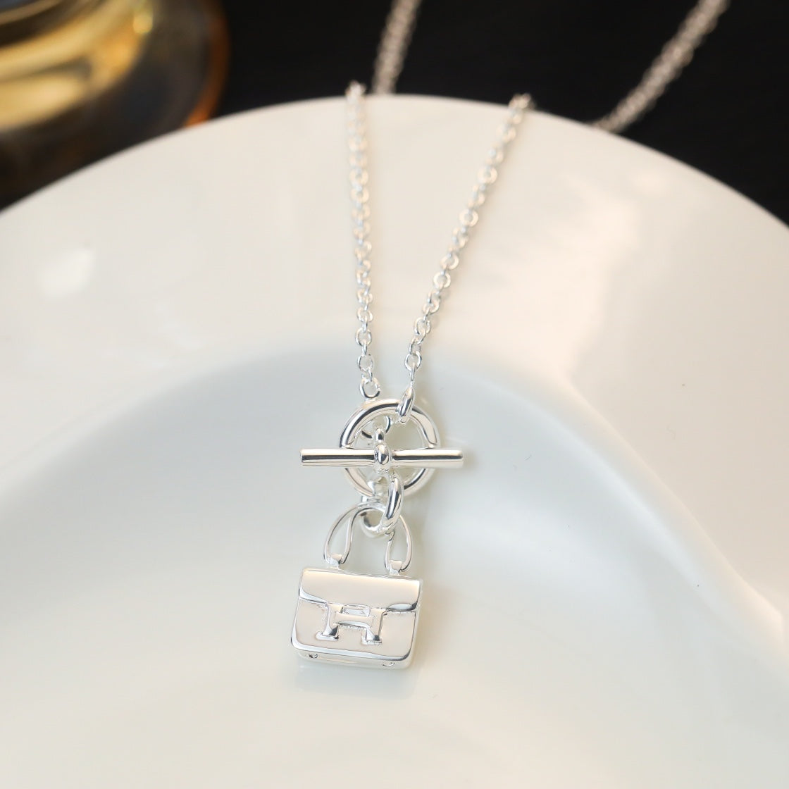 ¡®lume Jewelry¡¯POP H PEDANT SILVER NECKLACE
