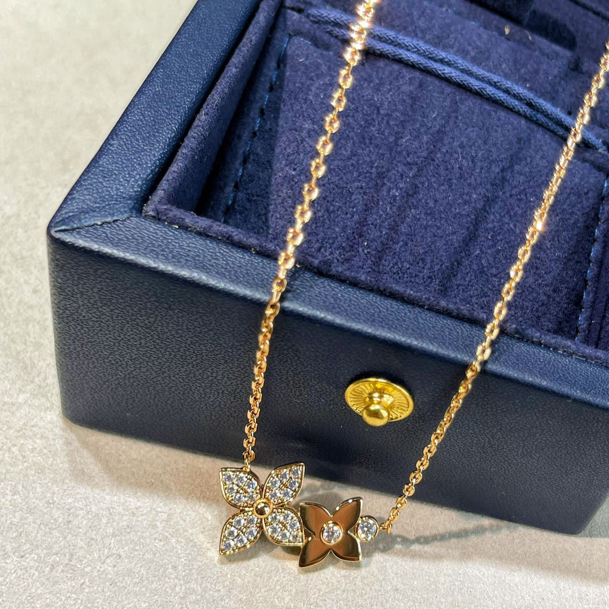 ¡®lume Jewelry¡¯STAR BLOSSOM NECKLACE PINK GOLD DIAMONDS