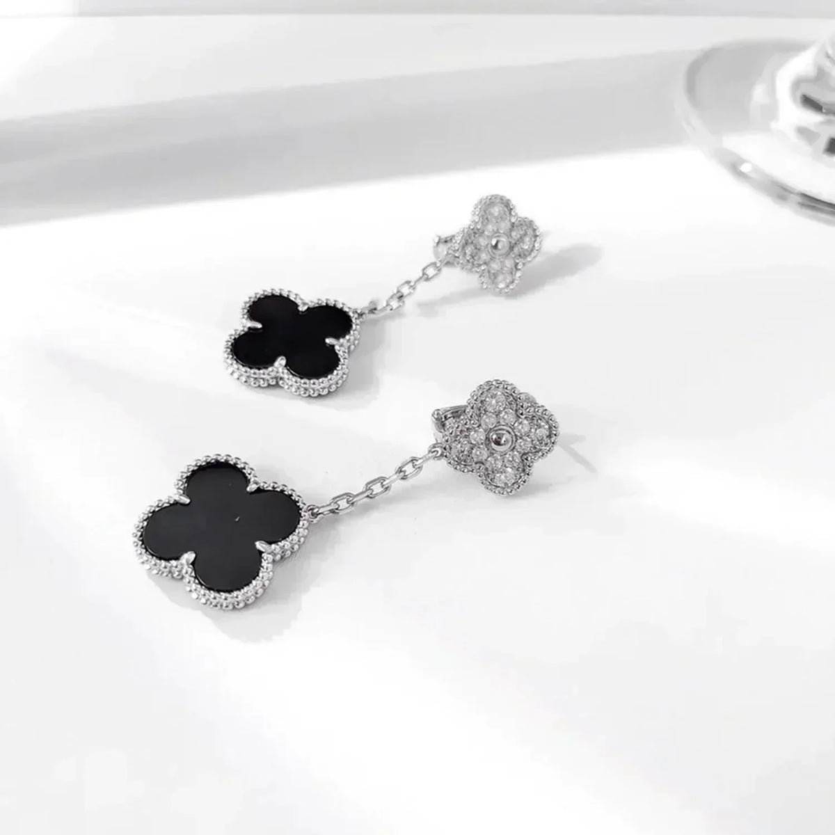¡®lume Jewelry¡¯CLOVER 2 MOTIFS  DIAMOND ONYX EARRINGS SILVER