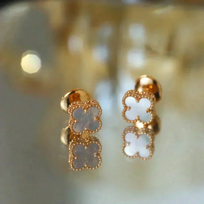 ¡®lume Jewelry¡¯CLOVER MINI 9.5MM WHITE MOP EARRINGS