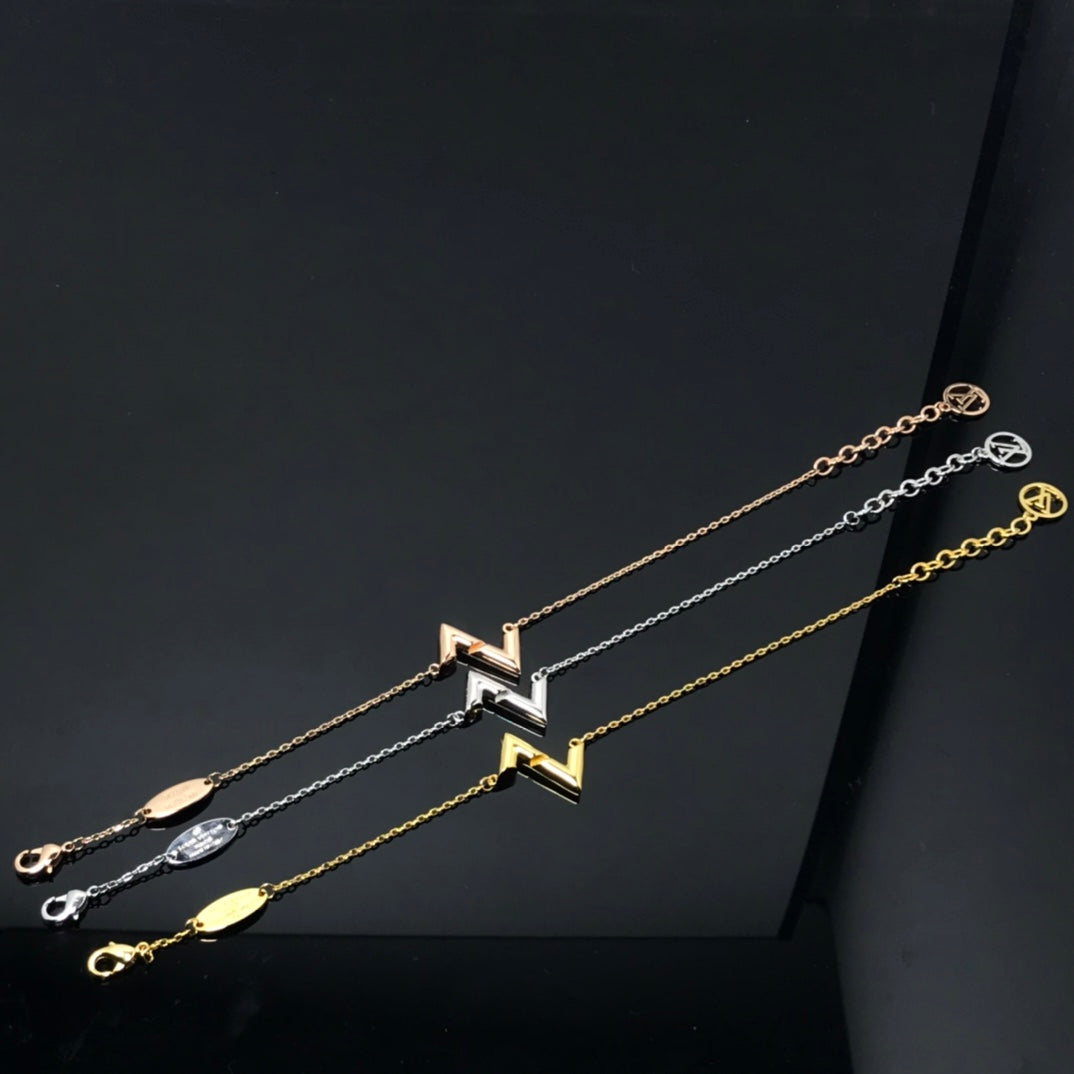 ¡®lume Jewelry¡¯VOLT LV LOGO BRACELET
