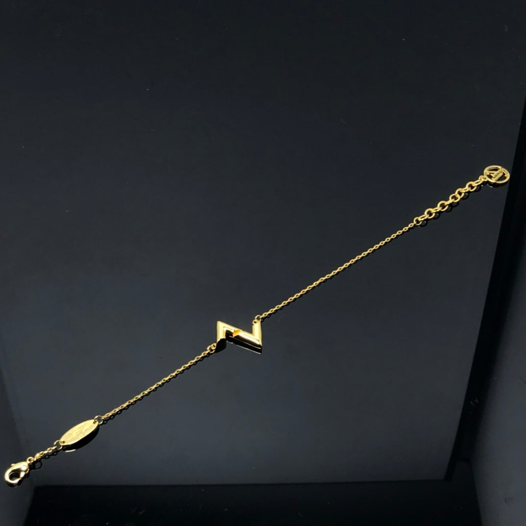 ¡®lume Jewelry¡¯VOLT LV LOGO BRACELET