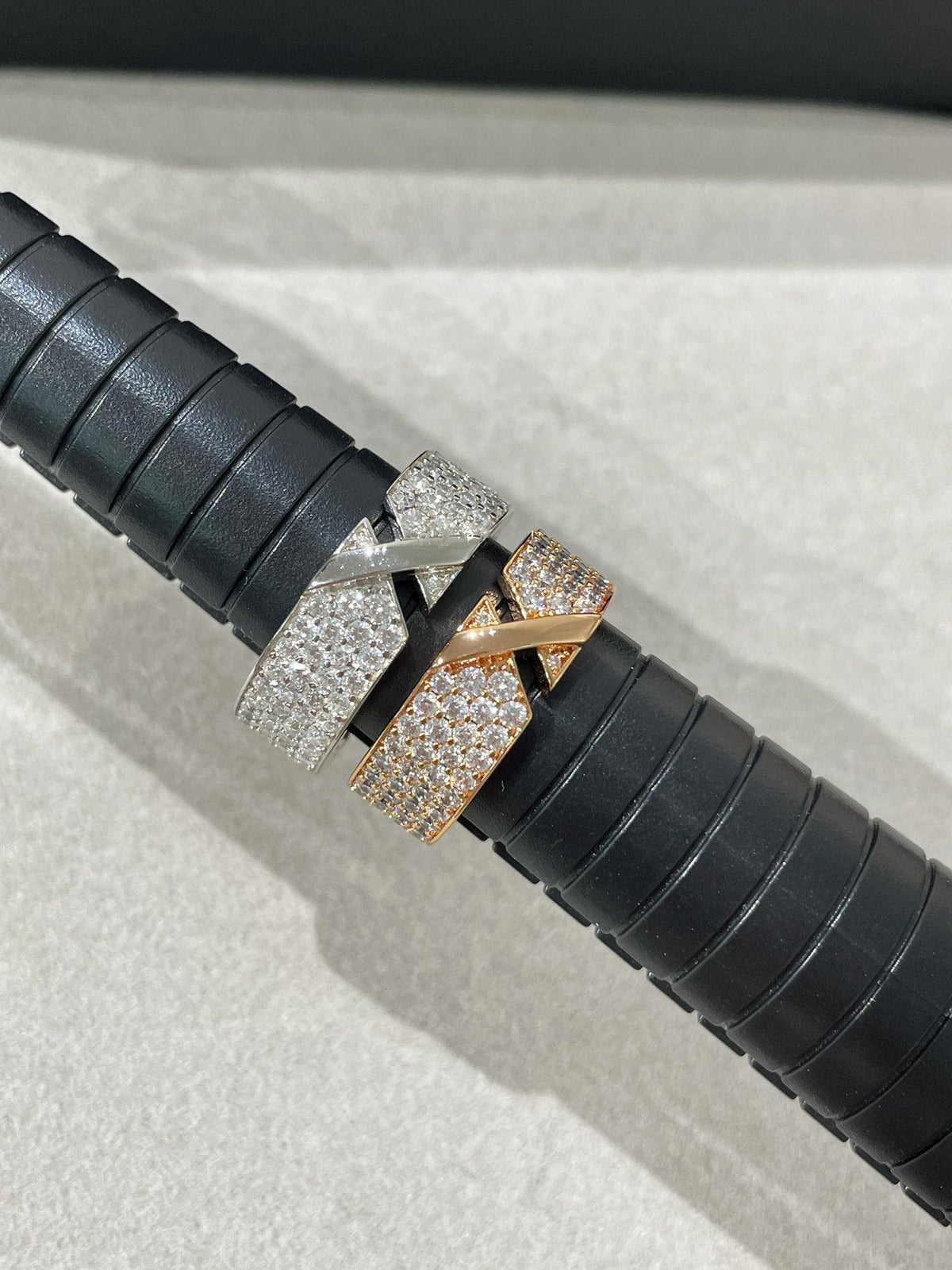 ¡®lume Jewelry¡¯LIENS EVIDENCE  DIAMOND PAVED RING