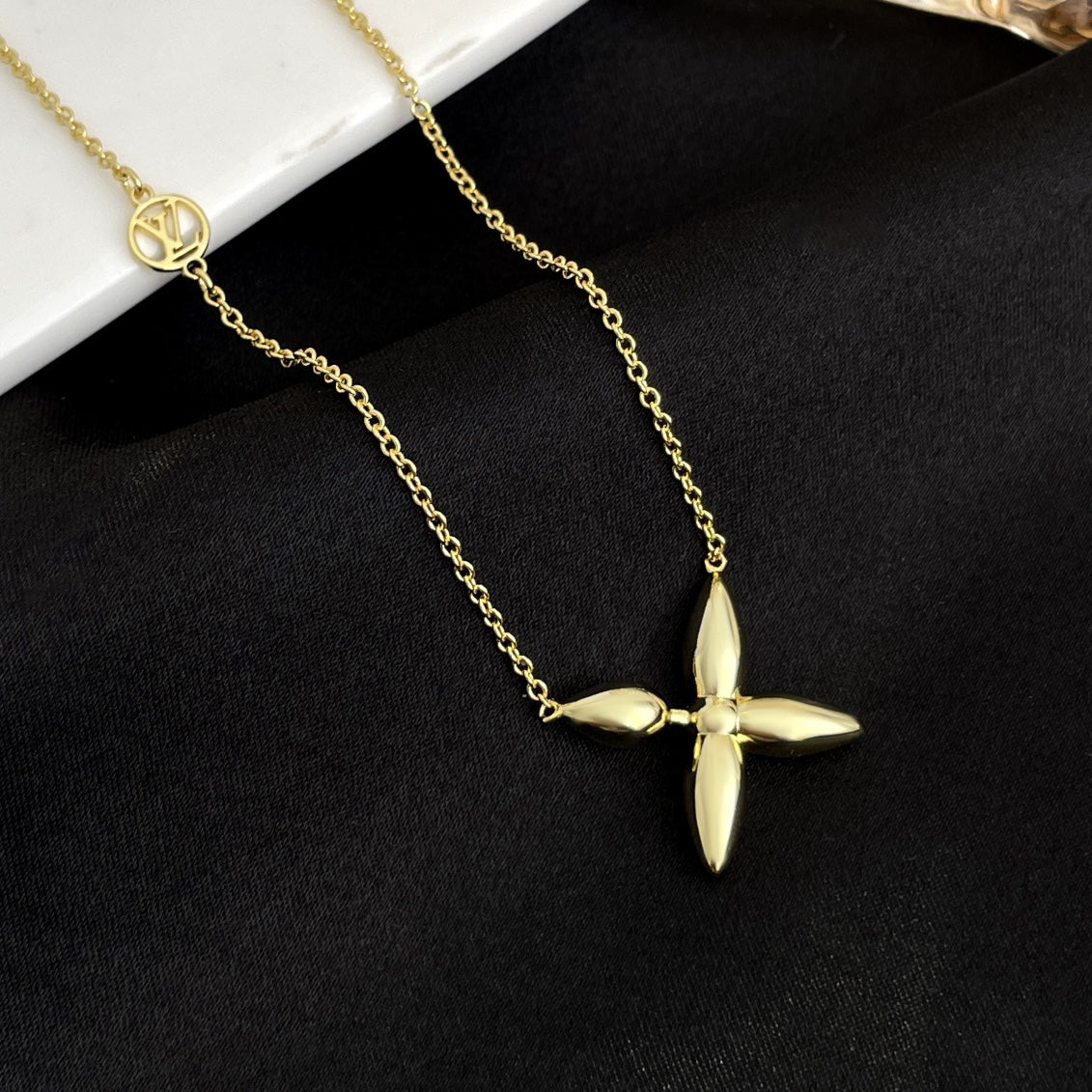 ¡®lume Jewelry¡¯LOUISETTE GOLD NECKLACE