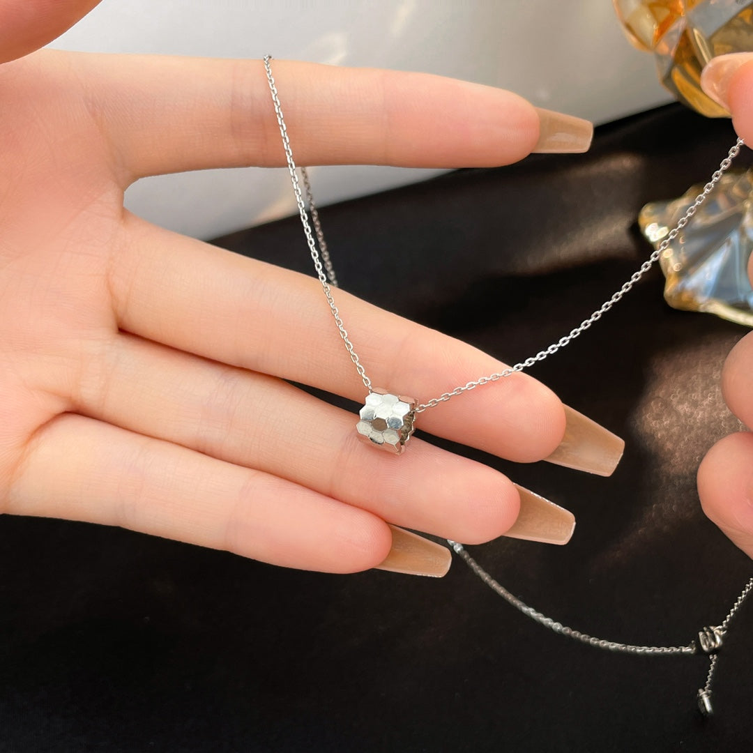 ¡®lume Jewelry¡¯BEE MINI NECKLACE