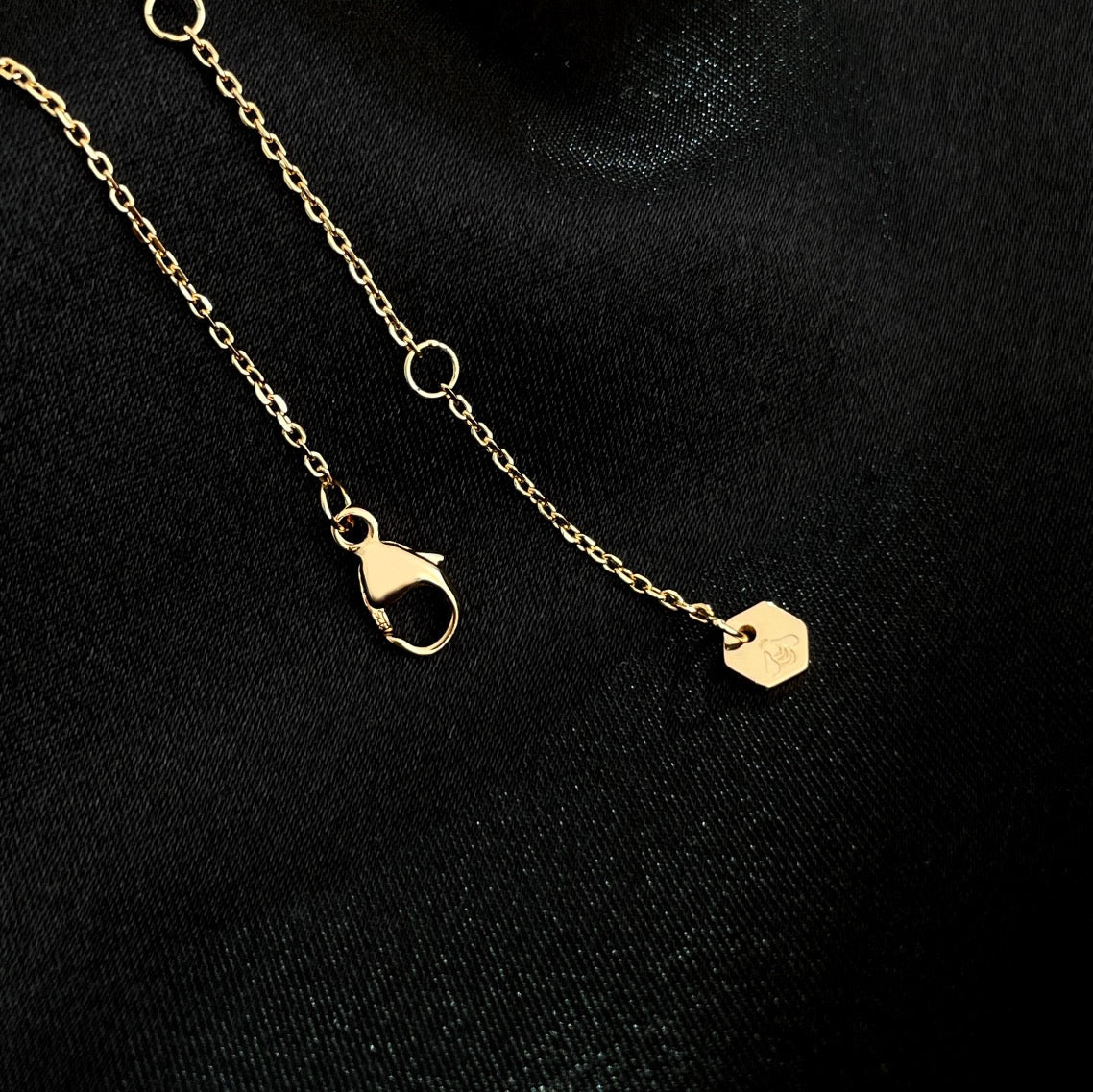 ¡®lume Jewelry¡¯BEE MINI NECKLACE