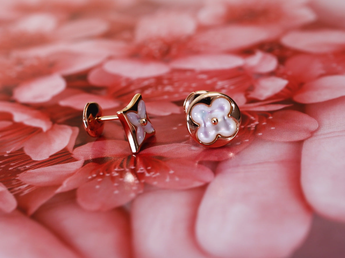 ¡®lume Jewelry¡¯STAR AND SUN PINK GOLD MOP STUD EARRINGS