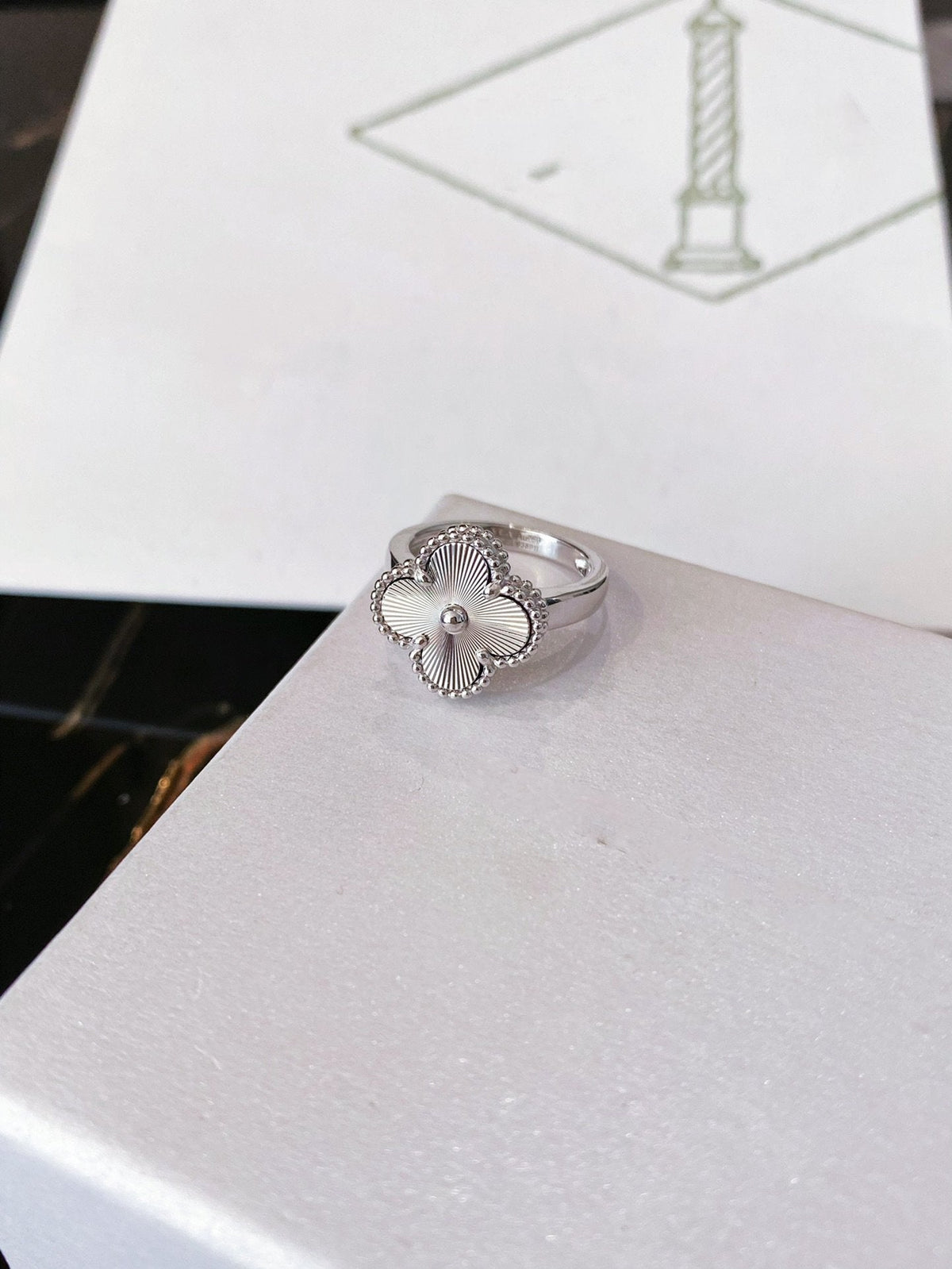¡®lume Jewelry¡¯CLOVER SILVER RING