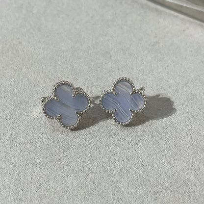 ¡®lume Jewelry¡¯CLOVER CHALCEDONY SILVER STUD EARRINGS
