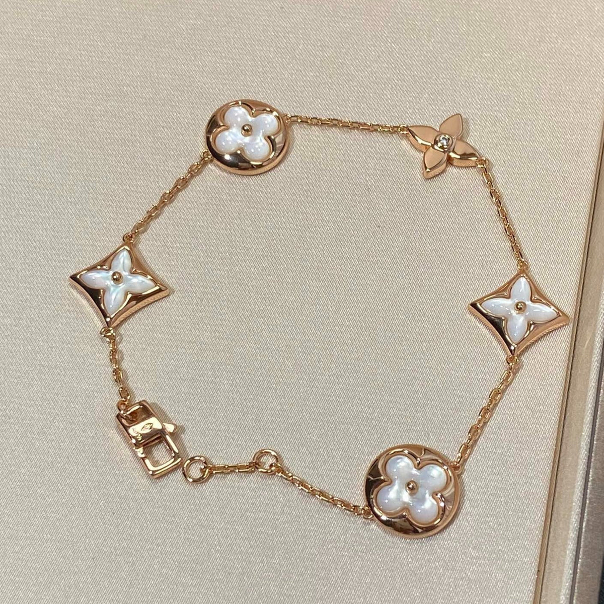 ¡®lume Jewelry¡¯STAR AND SUN 5 MOTIF MOP PINK GOLD BRACELET