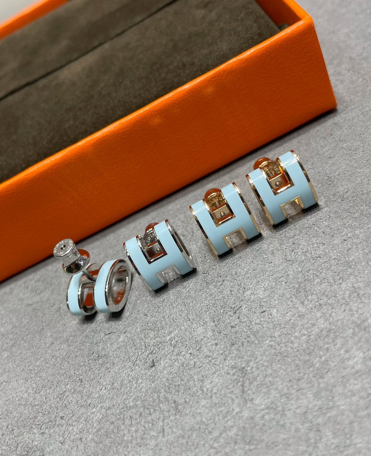¡®lume Jewelry¡¯POP H SKY BLUE STUD EARRINGS