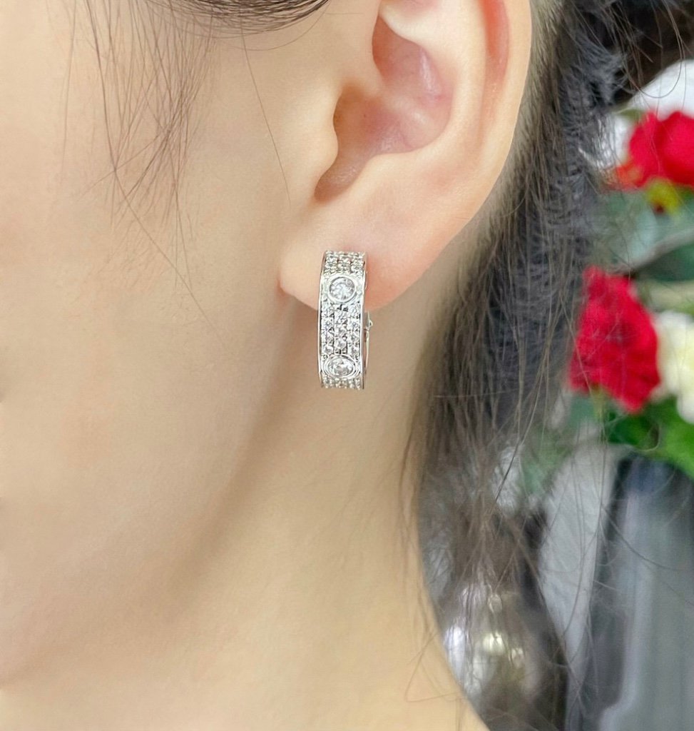 ¡®lume Jewelry¡¯LOVE 5.5MM DIAMOND PAVED EARRINGS