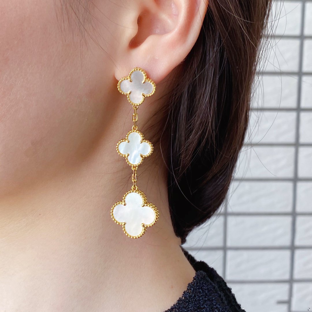 ¡®lume Jewelry¡¯CLOVER MOP 3 MOTIFS GOLD EARRINGS