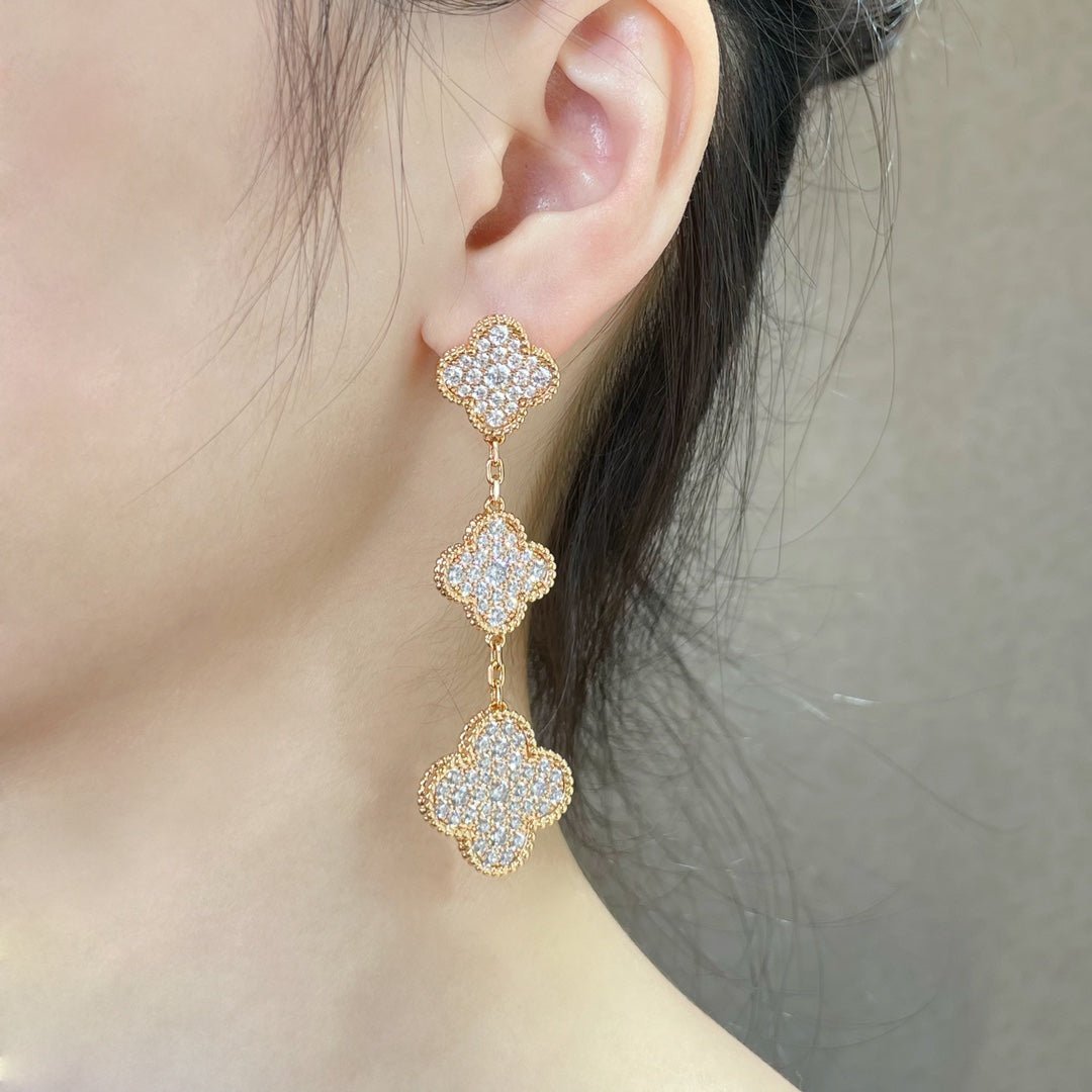 ¡®lume Jewelry¡¯CLOVER 3 MOTIFS DIAMOND PAVED ROSE GOLD EARRINGS
