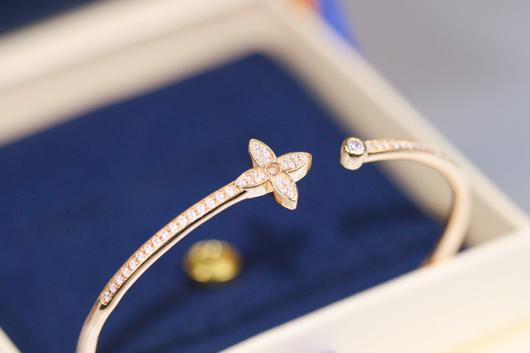 ¡®lume Jewelry¡¯IDYLLE PINK GOLD OPEN BRACELET DIAMOND PAVED