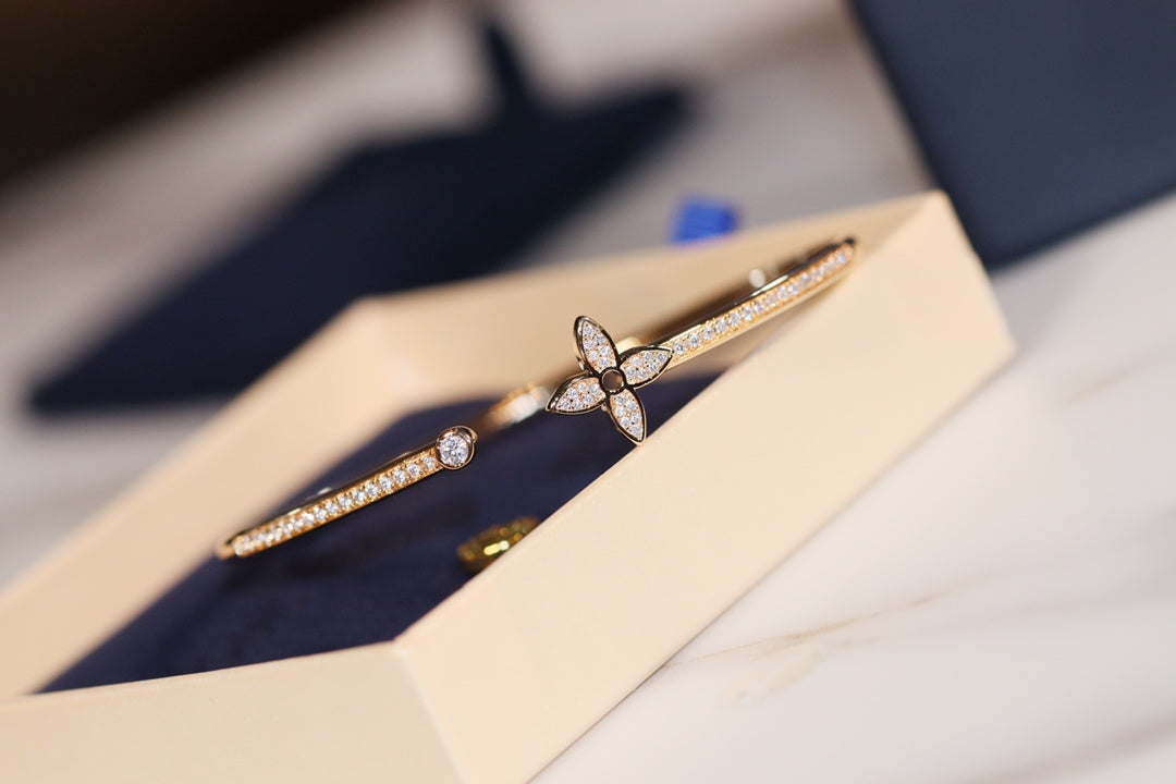¡®lume Jewelry¡¯IDYLLE GOLD OPEN BRACELET DIAMOND PAVED