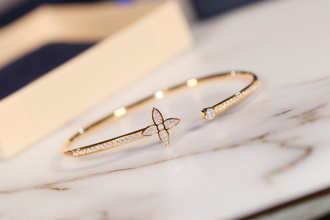 ¡®lume Jewelry¡¯IDYLLE GOLD OPEN BRACELET DIAMOND PAVED