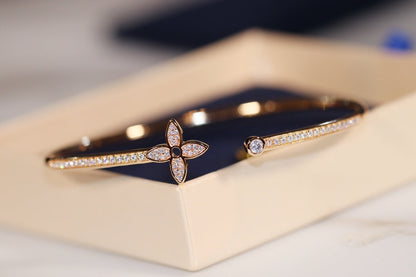 ¡®lume Jewelry¡¯IDYLLE GOLD OPEN BRACELET DIAMOND PAVED
